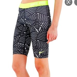NIKE - Pro Bash Shorts